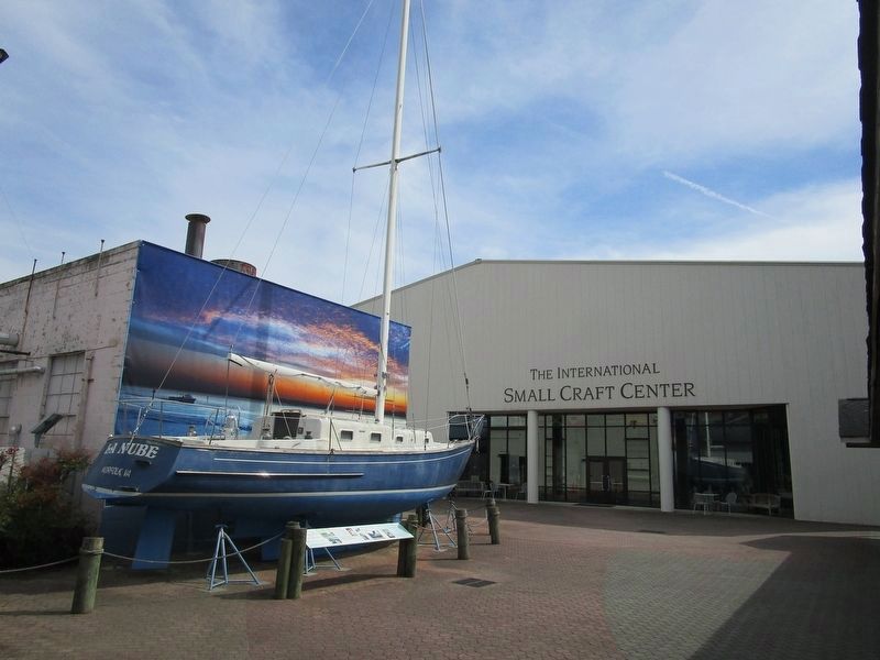 Sloop La Nube. Click for full size. Sloop La Nube image. Click for full size.