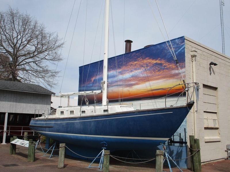 Sloop La Nube. Click for full size. Sloop La Nube image. Click for full size.