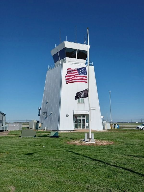 Civic Memorial Airport War Memorial image. Click for full size.
