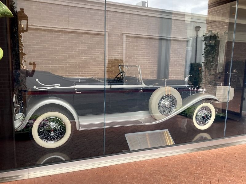 1930 Packard and Marker image. Click for full size.