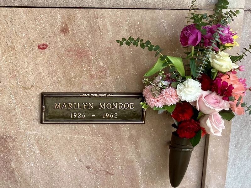 Marilyn Monroe 1926-1962. Click for full size. Marilyn Monroe 1926-1962 image. Click for full size.