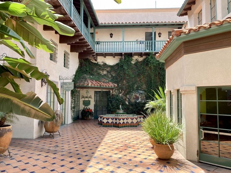 El Paseo Courtyard image. Click for full size.