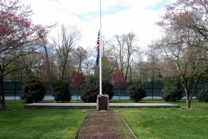 River Edge Memorial Park. Click for full size. River Edge Memorial Park image. Click for full size.