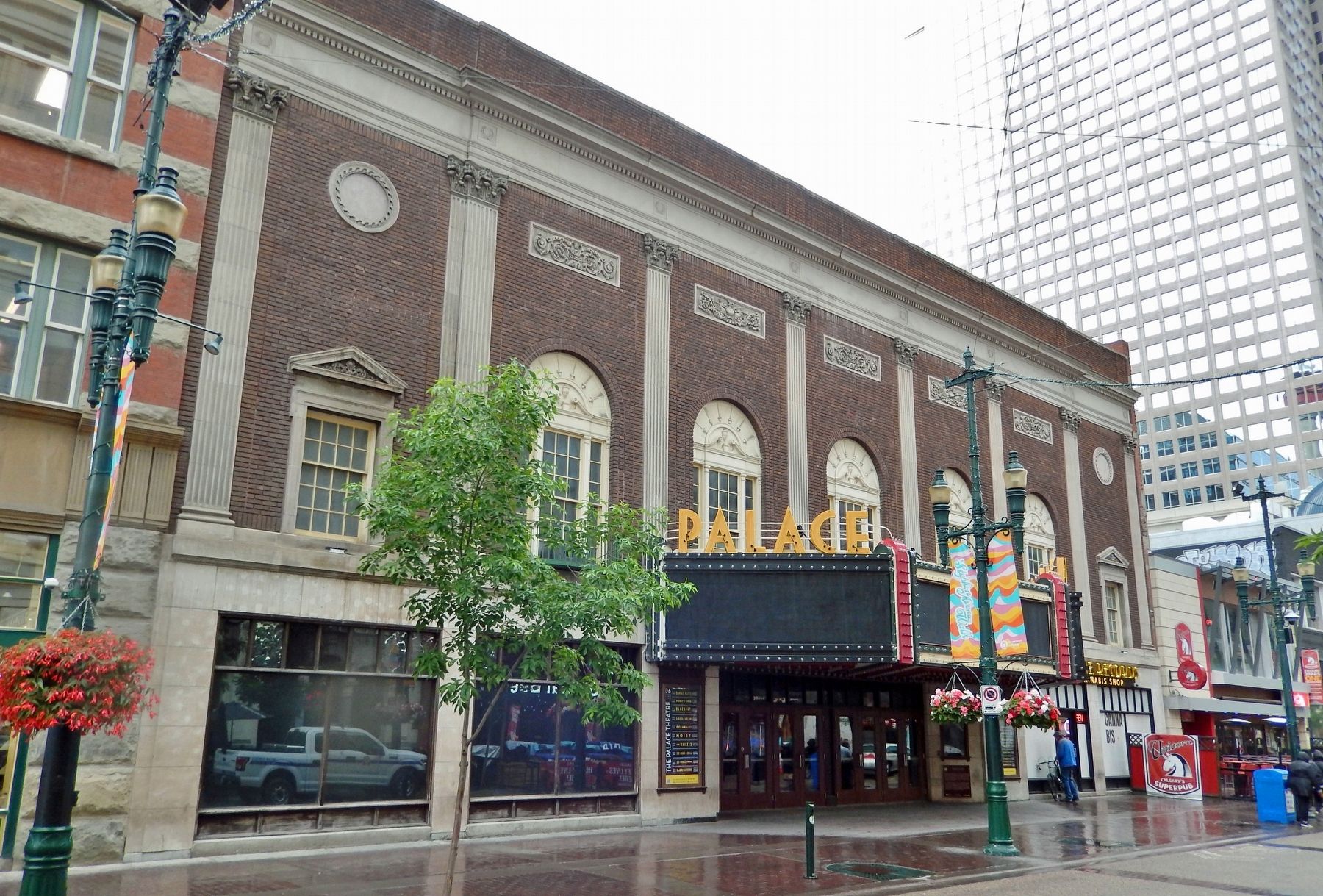 The Palace Theatre / Le Théâtre Palace. Click for full size. The Palace Theatre / Le Théâtre Palace image. Click for full size.