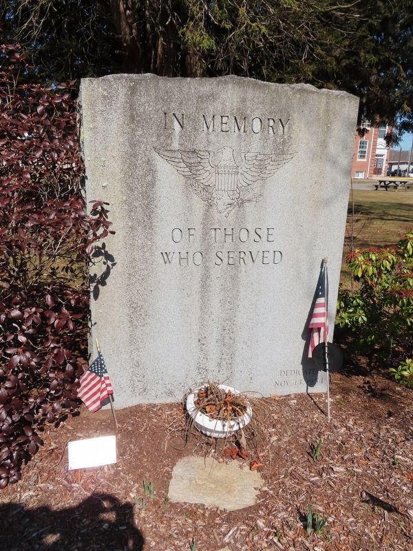 East Lyme Veterans Monument image. Click for full size.