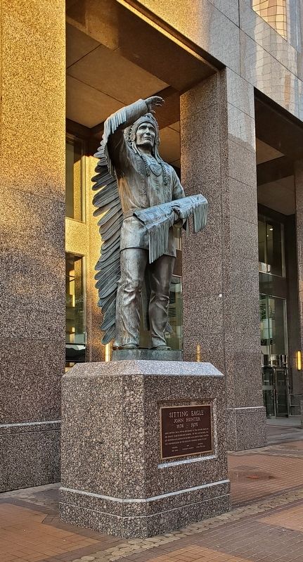 Sitting Eagle Monument image. Click for full size.
