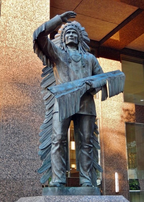 Sitting Eagle Sculpture image. Click for full size.