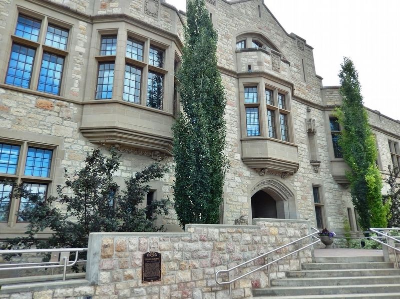 College Building Marker image. Click for full size.