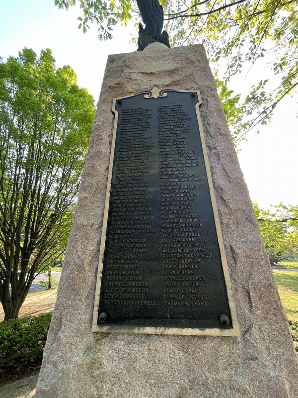 World War Memorial image. Click for full size.