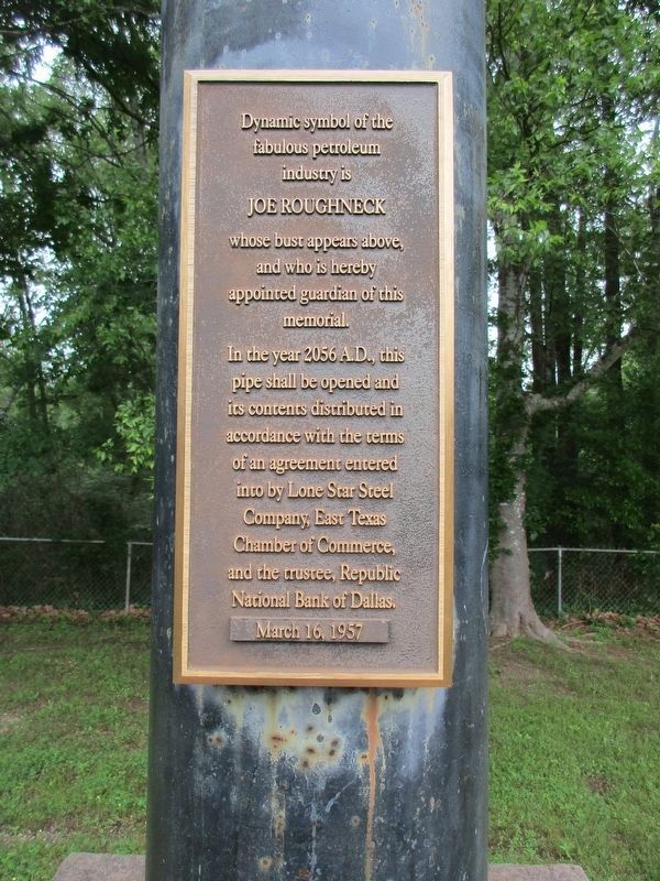 Plaque attached to the First Well in the East Texas Oil Field Marker image. Click for full size.