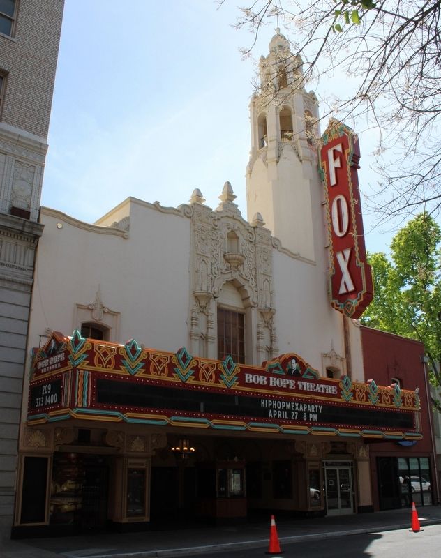 Fox California Theatre image. Click for full size.