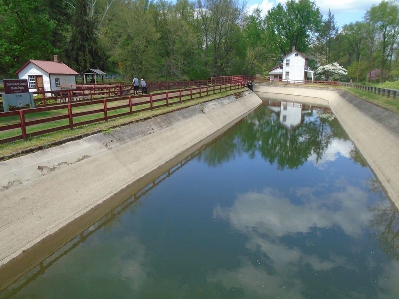 Locks 22-23 of Delaware Canal State Park image. Click for full size.
