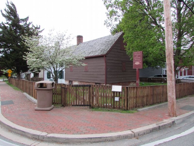Colonial Courthouse Marker image. Click for full size.