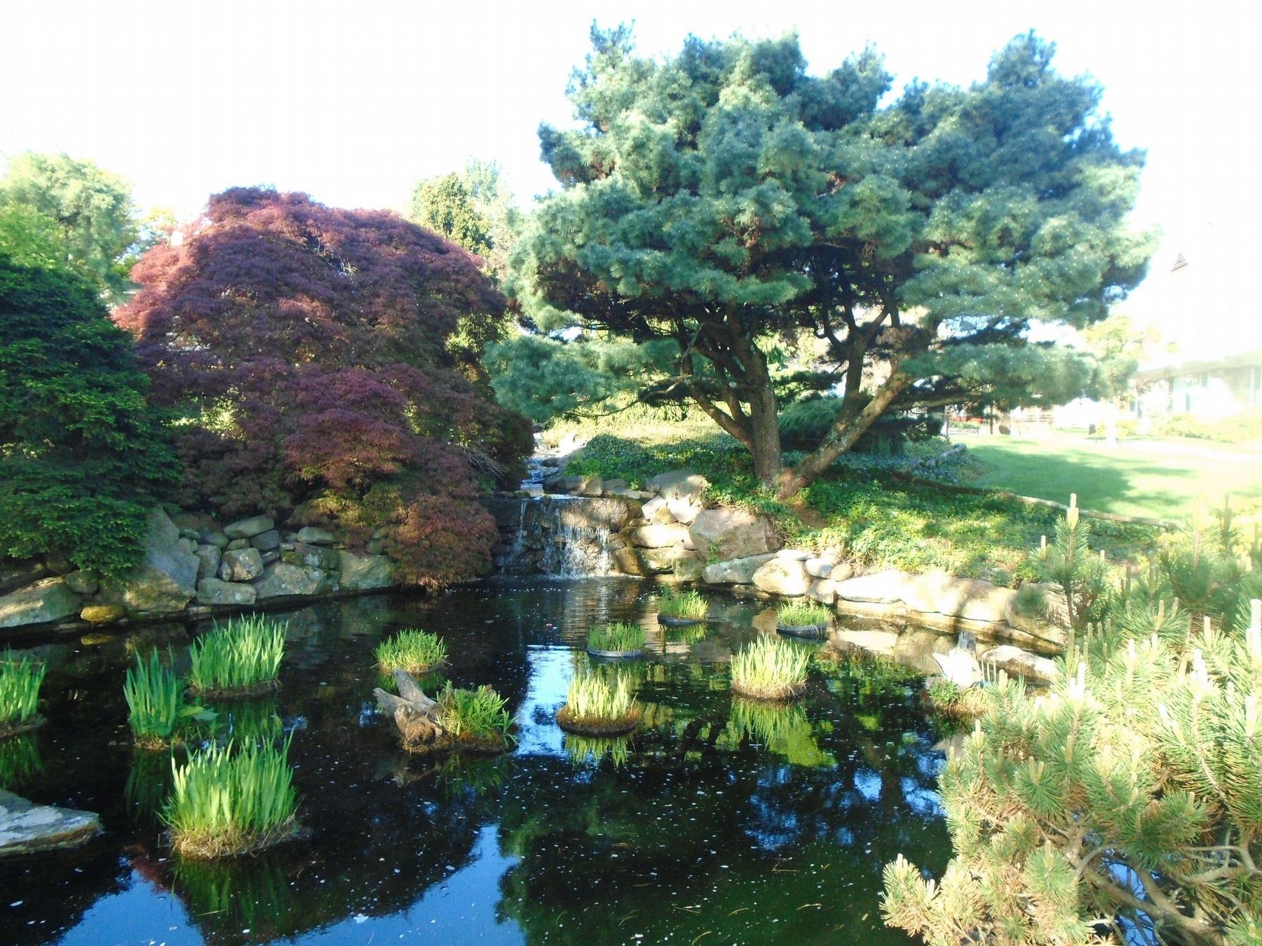 Pond on Peddler's Village Green at end of the Waterway image. Click for full size.