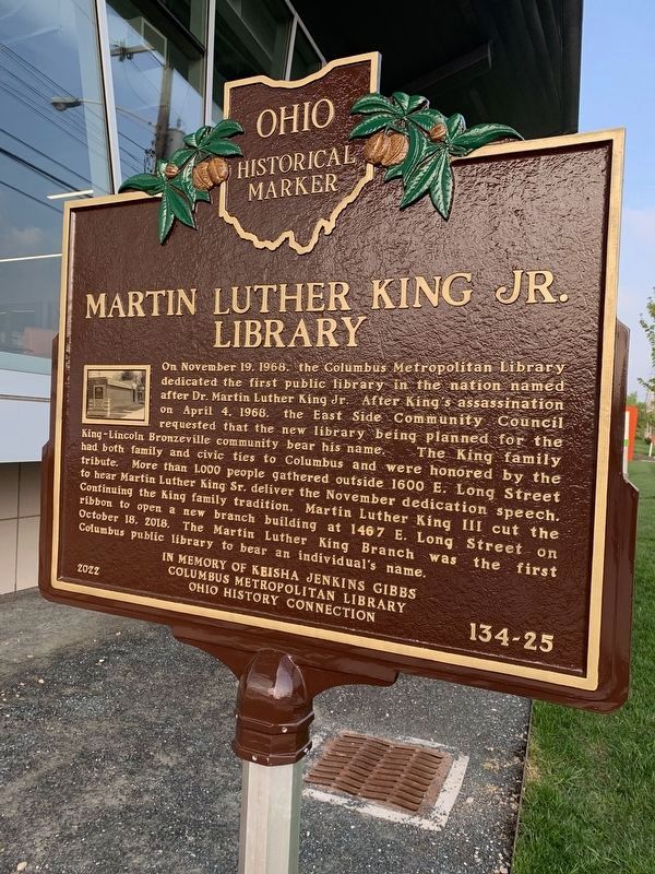 Martin Luther King Jr. Library Marker Side image. Click for full size.