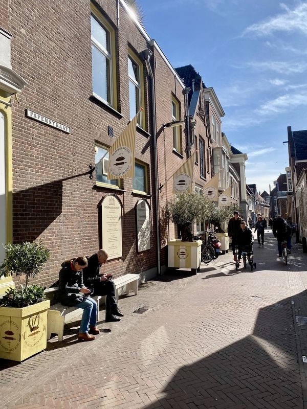 Stadsbakker van Delft / Delft City Bakery Marker - wide view image. Click for full size.