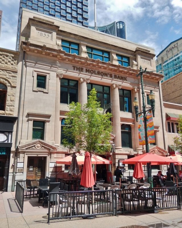Molson Bank Building (<i>southwest elevation</i>). Click for full size. Molson Bank Building (<i>southwest elevation</i>) image. Click for full size.