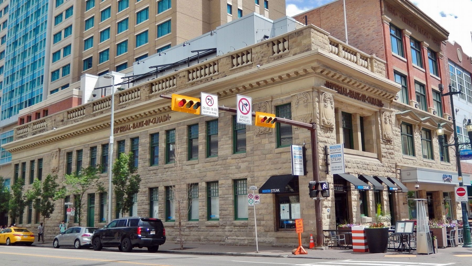 Imperial Bank of Canada (<i>southwest elevation</i>). Click for full size. Imperial Bank of Canada (<i>southwest elevation</i>) image. Click for full size.