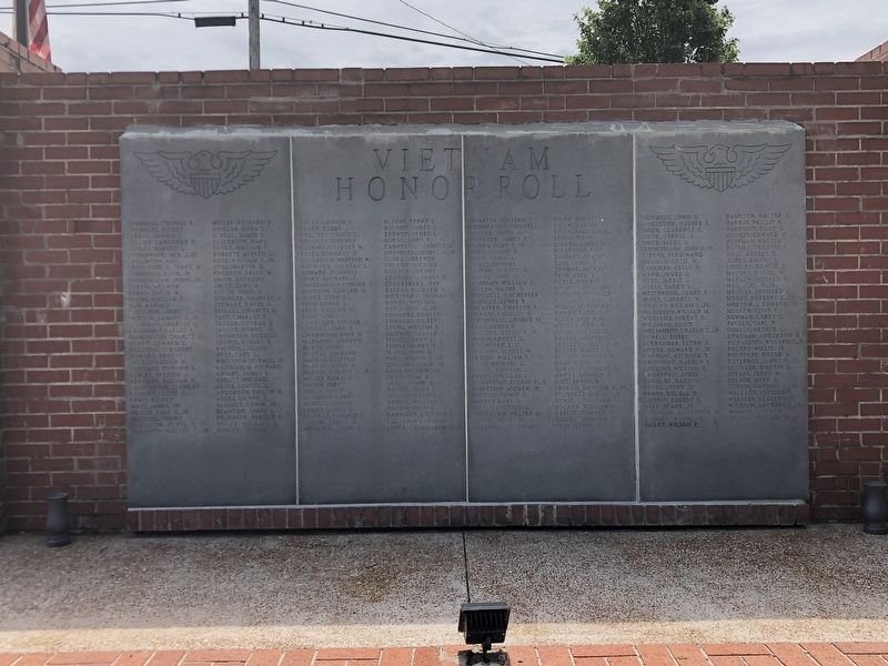 Vietnam Honor Roll Marker. Click for full size. Vietnam Honor Roll Marker image. Click for full size.