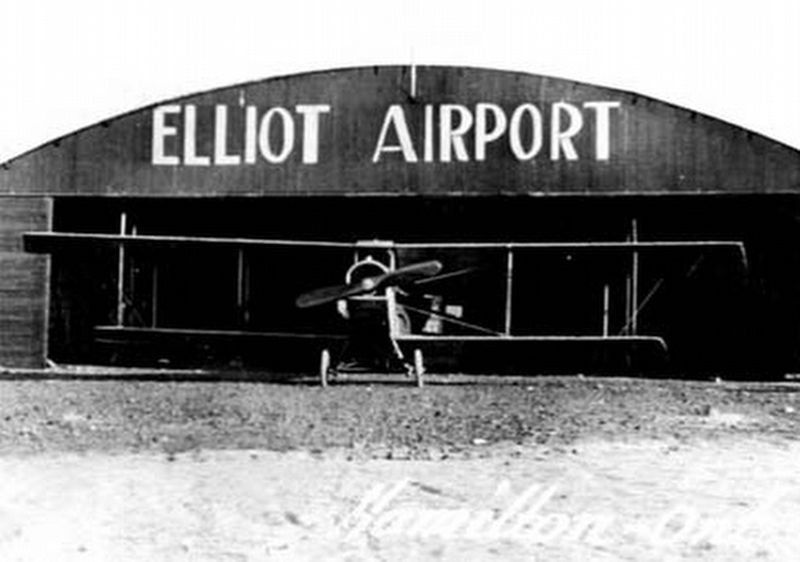Jack V. Elliott Air Service hanger at the Hamilton Municipal Airport image. Click for full size.