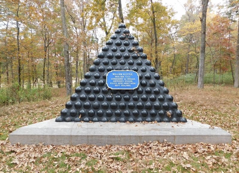 The William H. Lytle Memorial Shell Monument image. Click for full size.