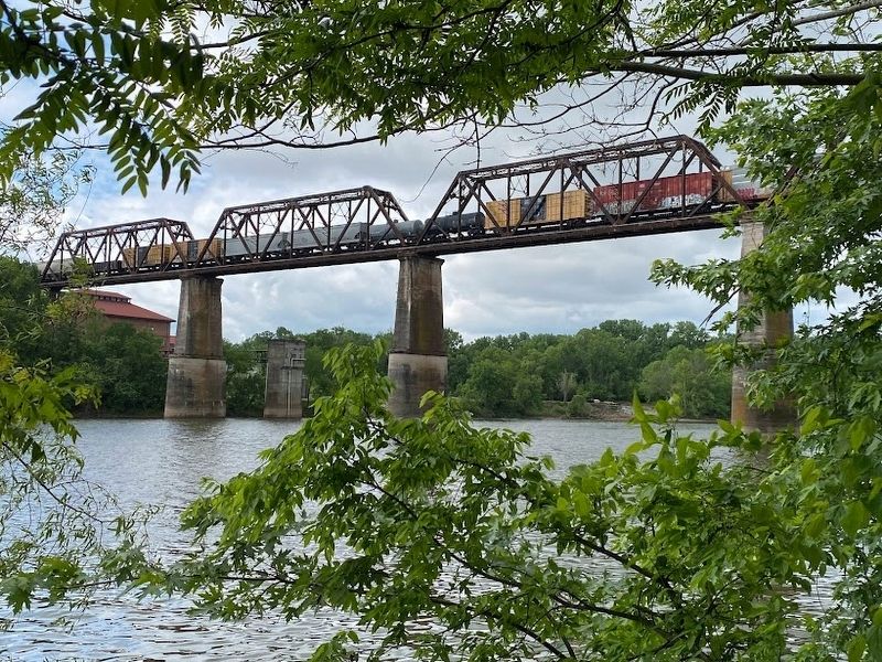 Railroad bridge that spans the Cumberland River. Click for full size. Railroad bridge that spans the Cumberland River image. Click for full size.