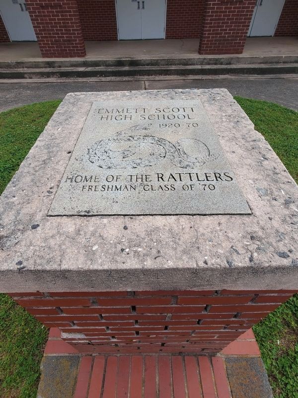 Freshmen Class of 1970 tablet at the former Emmett Scott School. Click for full size. Freshmen Class of 1970 tablet at the former Emmett Scott School image. Click for full size.