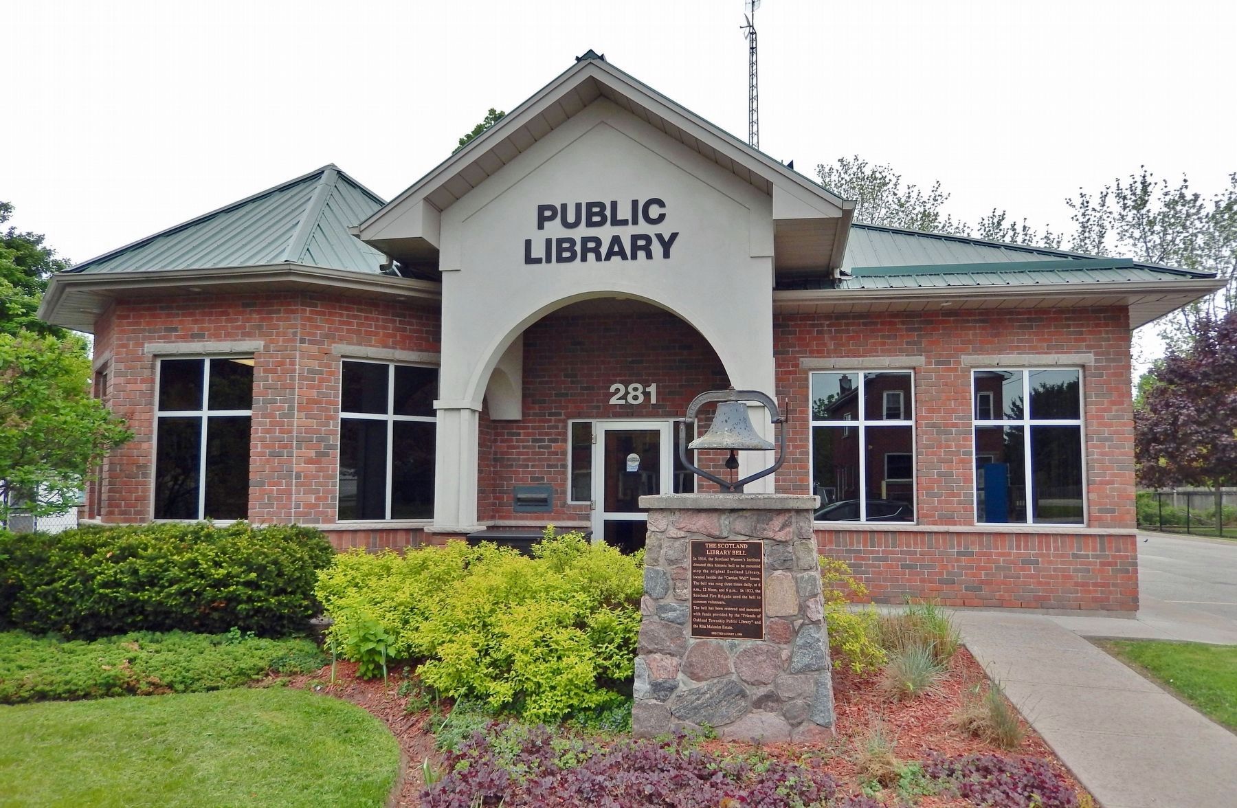 Scotland-Oakland Branch  Brant County Public Library image. Click for full size.
