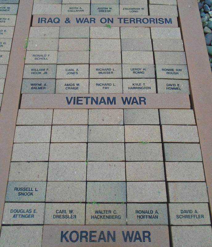 Snyder Co Vets Memorial Korea-Vietnam-Iraq-GWOT Honored Dead image. Click for full size.