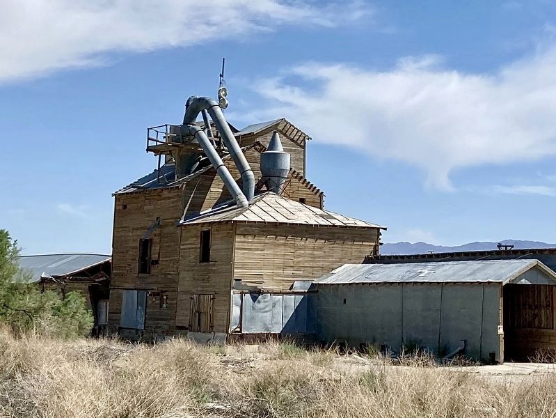 Talc Mill in Keeler image. Click for full size.