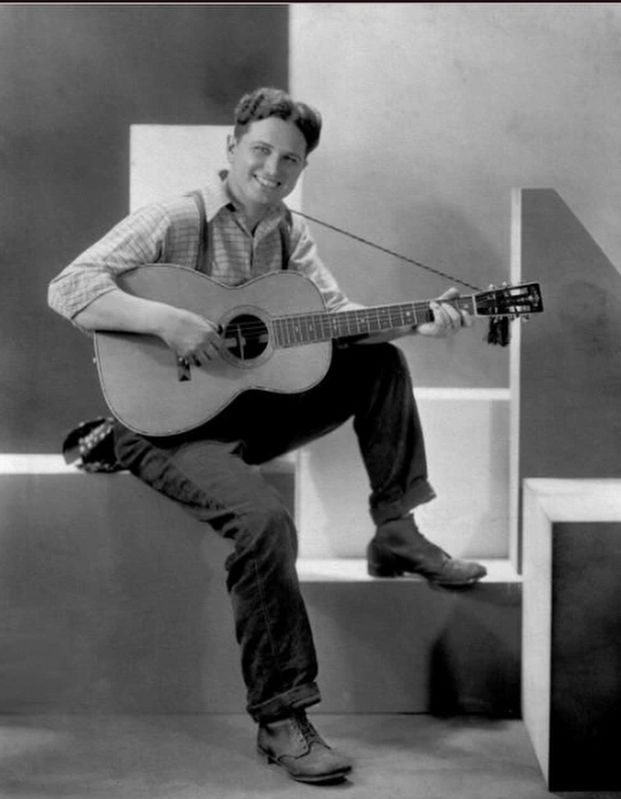 William Bradley Kincaid (1895-1989). Click for full size. William Bradley Kincaid (1895-1989) image. Click for full size.