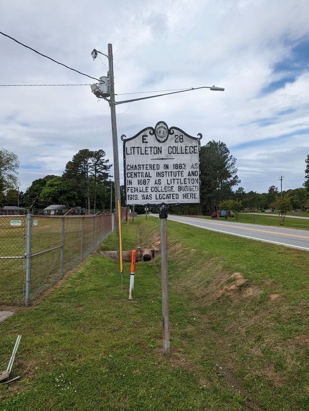Littleton College Marker image. Click for full size.