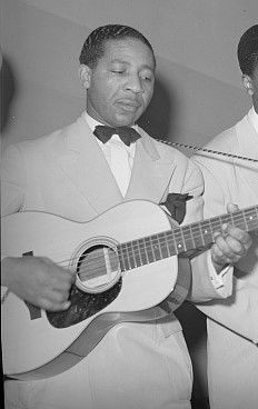 Alonzo "Lonnie" Johnson (c. 1889-1970) image. Click for full size.
