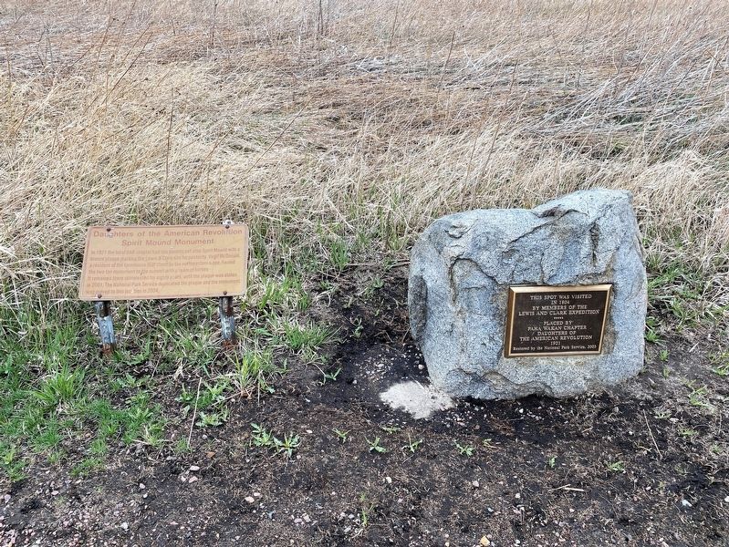 Daughters of the American Revolution Spirit Mound Monument & Marker. Click for full size. Daughters of the American Revolution Spirit Mound Monument & Marker image. Click for full size.