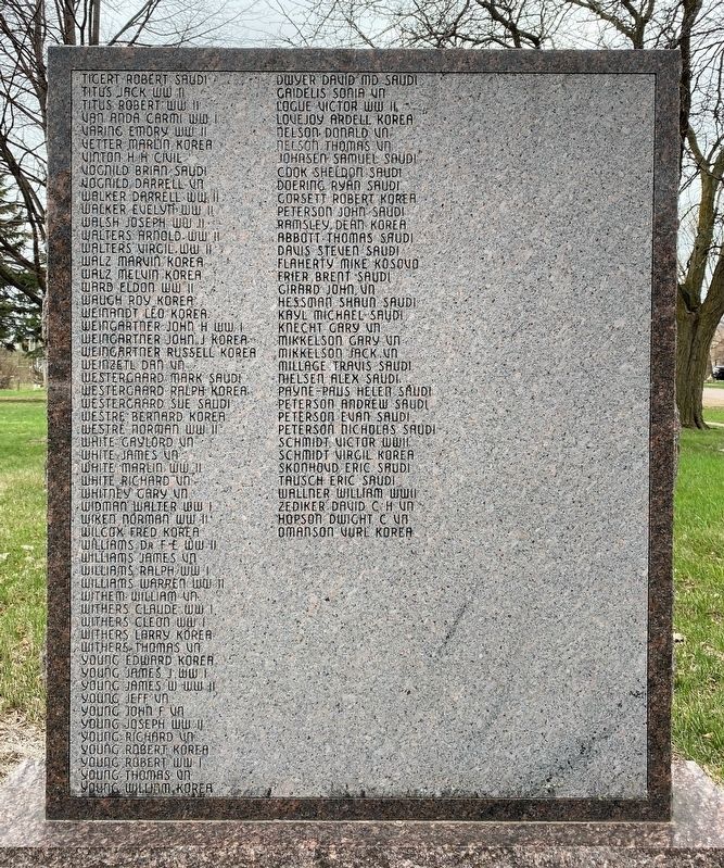 Wakonda Veterans Memorial <i>(right)</i> image. Click for full size.