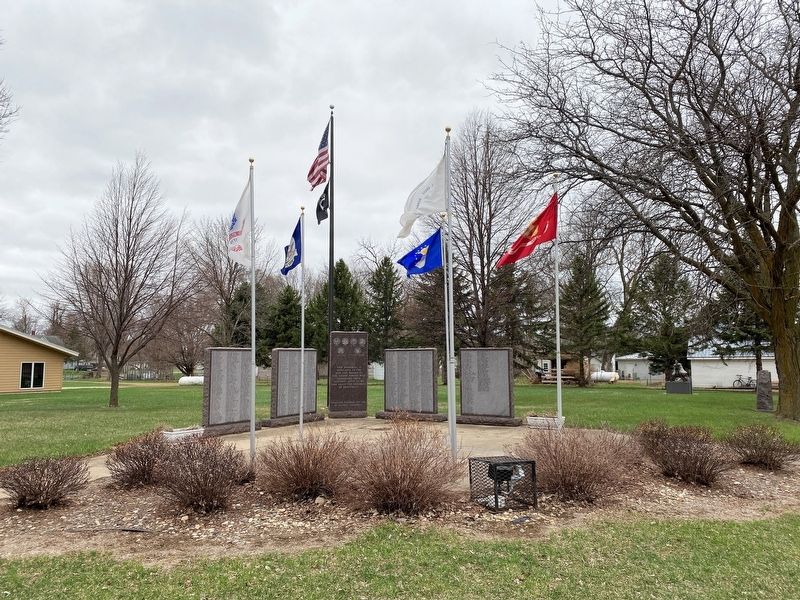 Wakonda Veterans Memorial image. Click for full size.