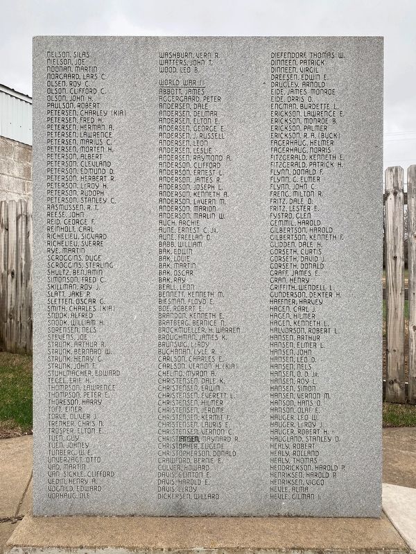 Irene Veterans Memorial <i>(third from left)</i> image. Click for full size.