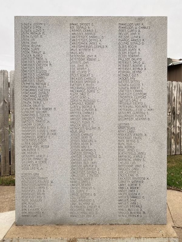 Irene Veterans Memorial <i>(third from right)</i> image. Click for full size.