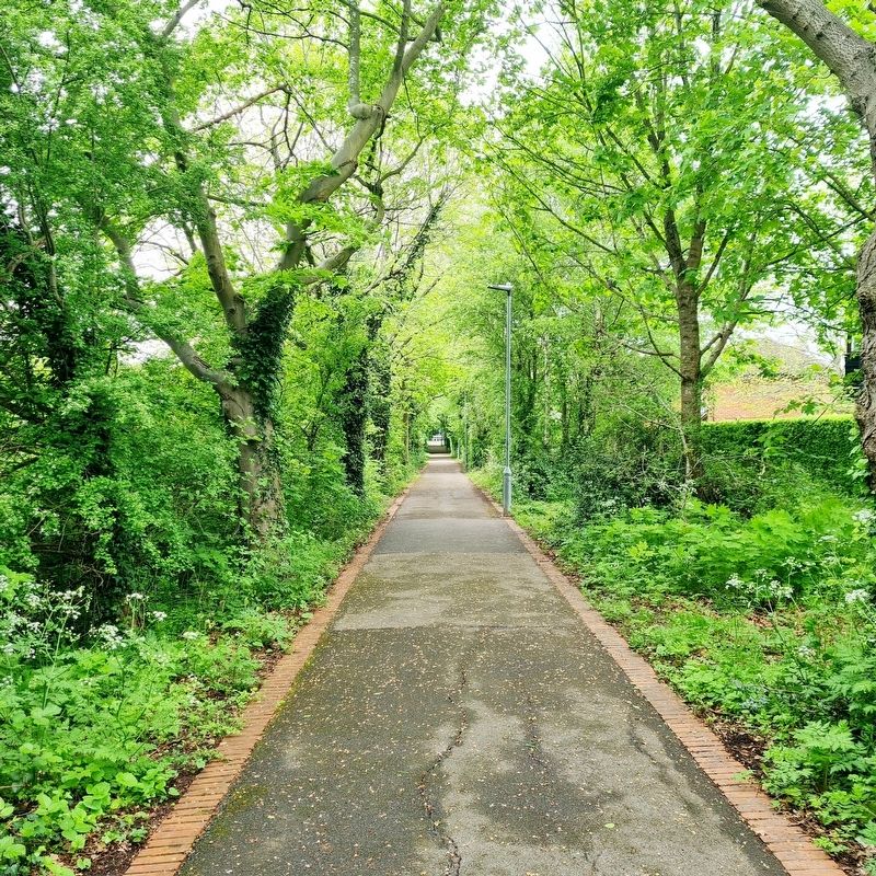 The Chestnuts Trail, heading towards the marker. Click for full size. The Chestnuts Trail, heading towards the marker image. Click for full size.