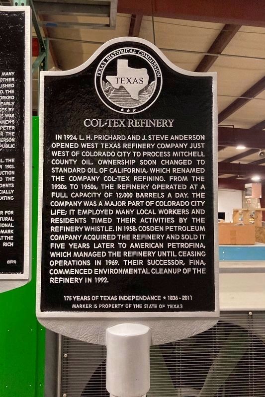 Col-Tex Refinery Marker image. Click for full size.