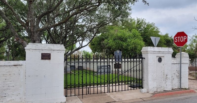 The view of the entrance to the Hebrew Cemetery and Marker image. Click for full size.