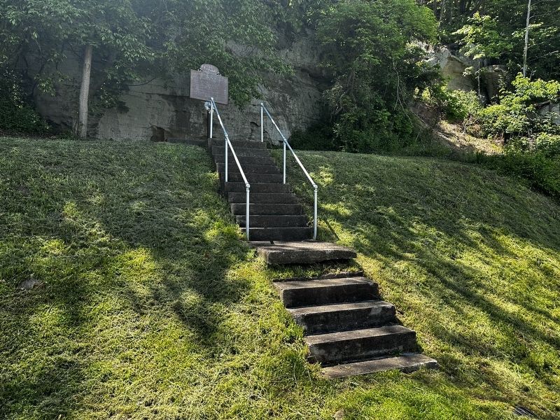 Steps leading to the marker image. Click for full size.