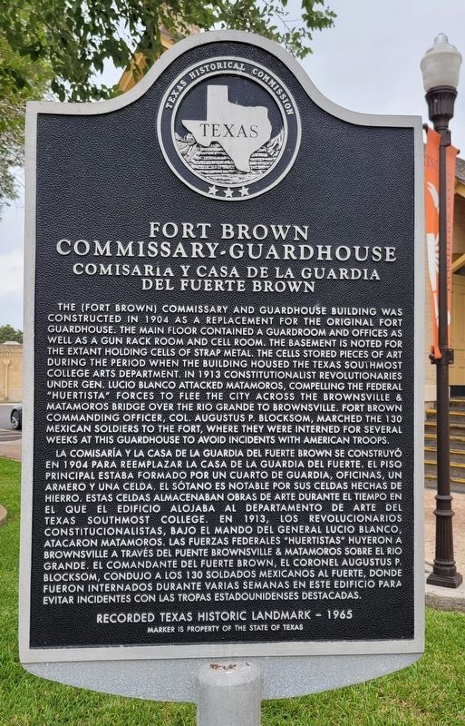 Fort Brown Commissary / Guardhouse Comisaria y Casa de la Guardia del Fuerte Brown Marker image. Click for full size.