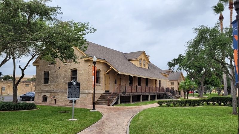 Fort Brown Commissary / Guardhouse Comisaria y Casa de la Guardia del Fuerte Brown Marker. Click for full size. Fort Brown Commissary / Guardhouse Comisaria y Casa de la Guardia del Fuerte Brown Marker image. Click for full size.