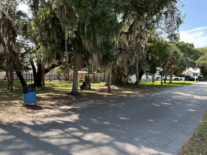 Houston Pioneer Cemetery and Marker seen from Highland Avenue. Click for full size. Houston Pioneer Cemetery and Marker seen from Highland Avenue image. Click for full size.