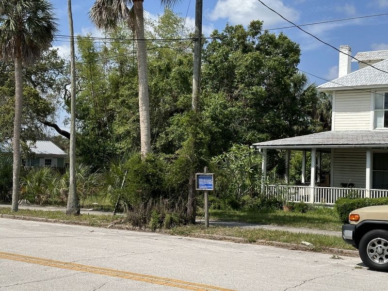 Dr. W. J. Creel & Highland Ave. Marker Wide Shot image. Click for full size.