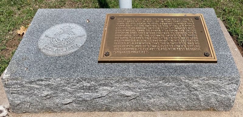 Marker below the flagpole. image. Click for full size.