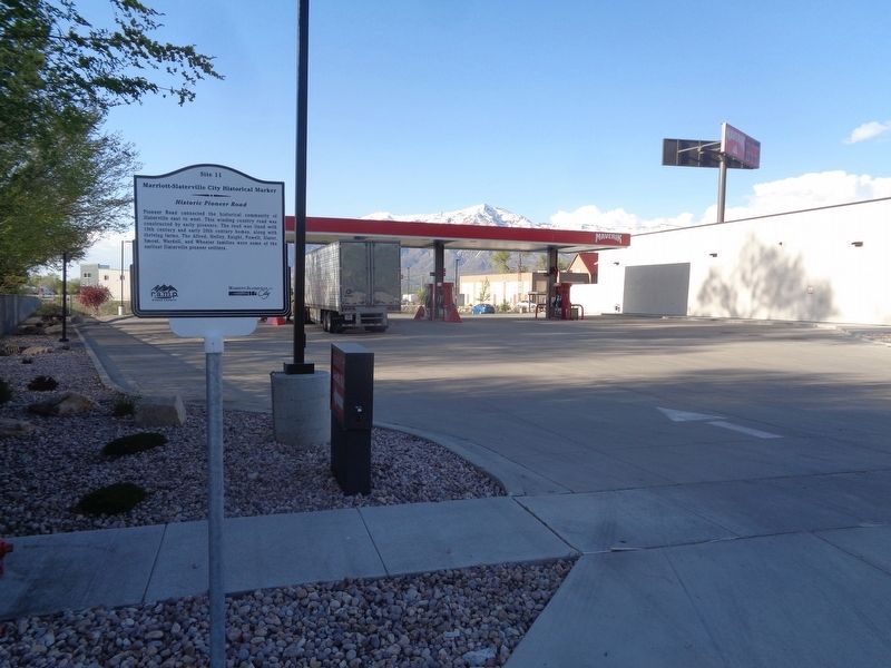 Historic Pioneer Road Marker image. Click for full size.