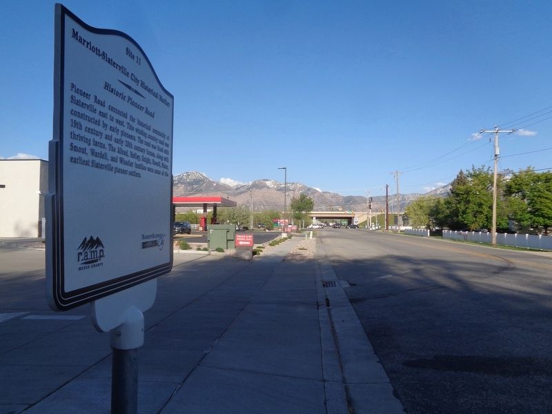 Historic Pioneer Road Marker image. Click for full size.