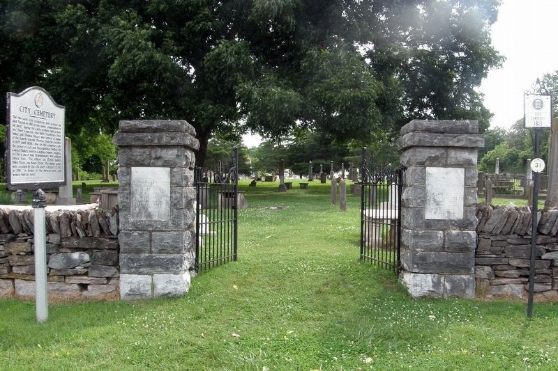 First Burying Ground in Franklin Marker image. Click for full size.